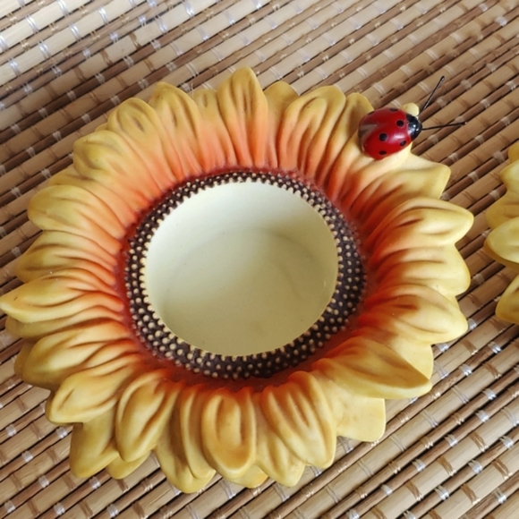 PartyLite Tealight Holders Set of 2 - Butterfly & Ladybug on Sunflowers - Picture 6 of 15